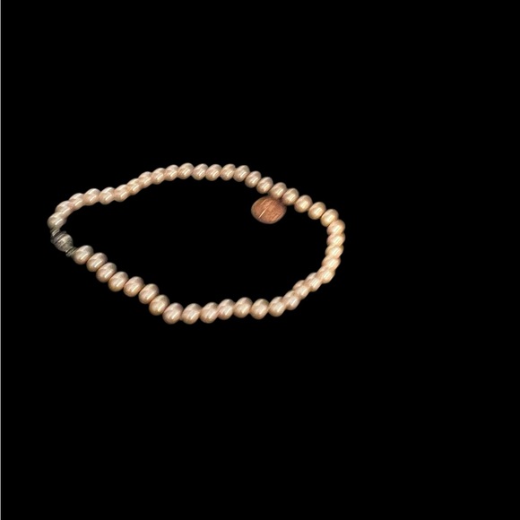 Elegant Gold faux Pearl Necklace - Picture 4 of 4